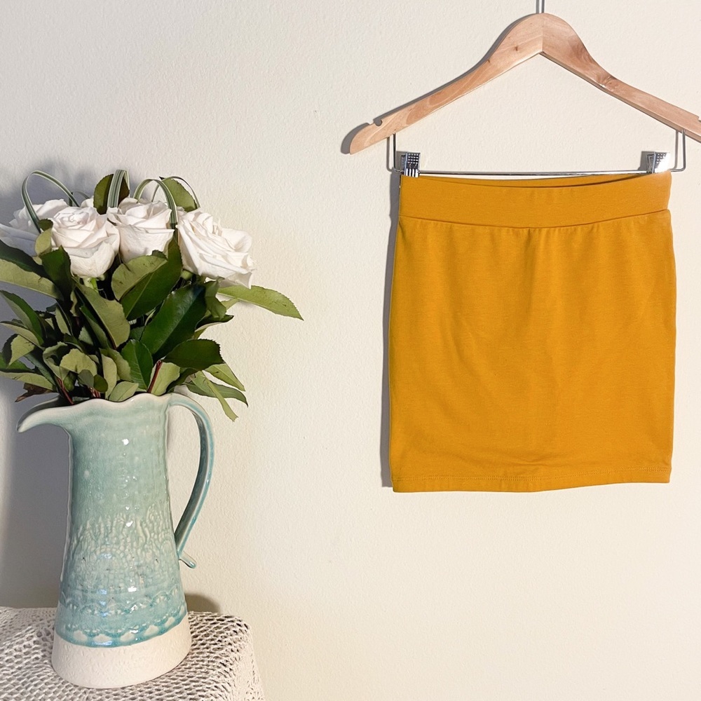 Forever 21 Mustard Mini Stretchy Skirt